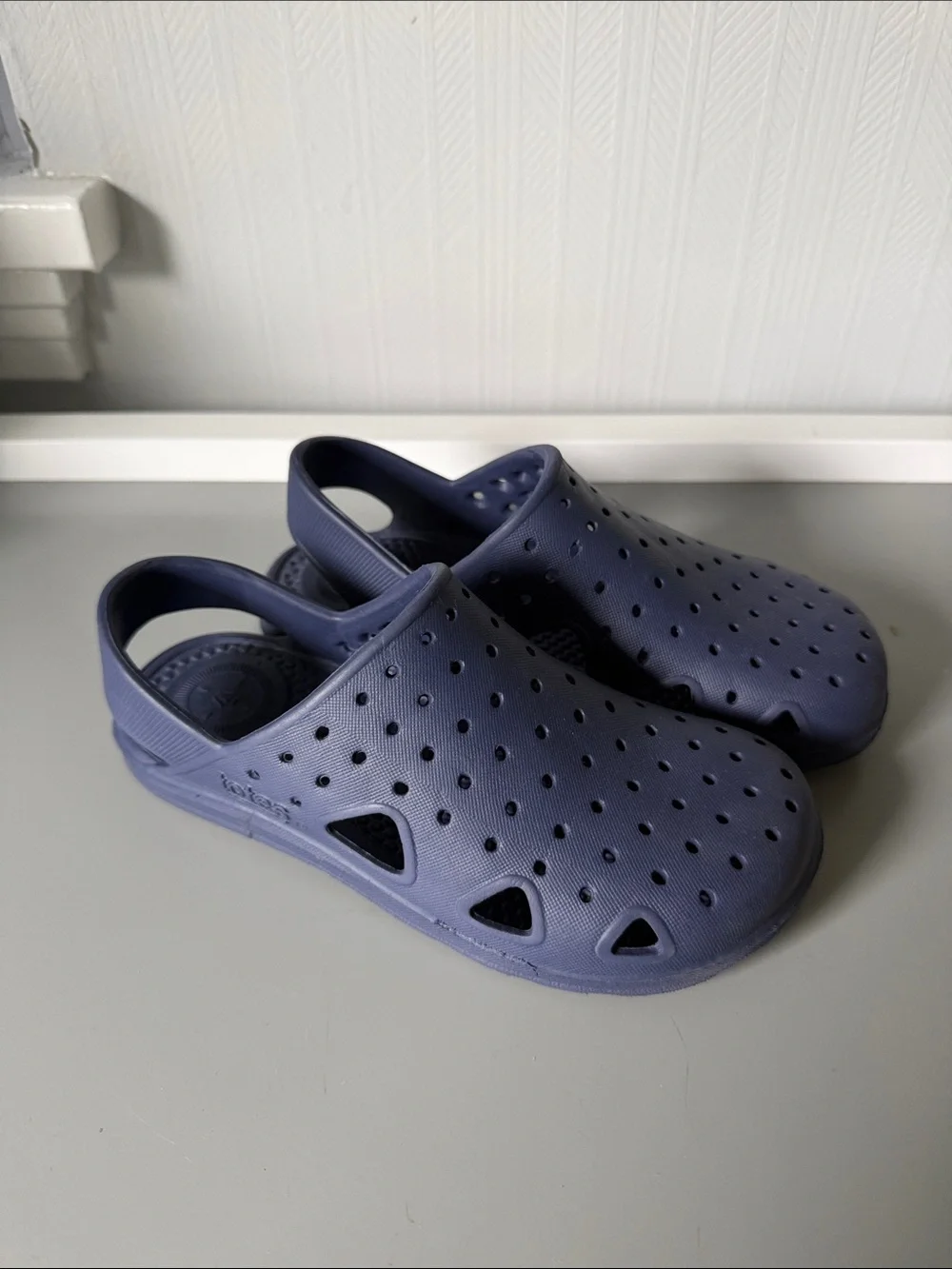 Everywear Navy Blue Slip-On Ventilated Clogs 11-12 Kids